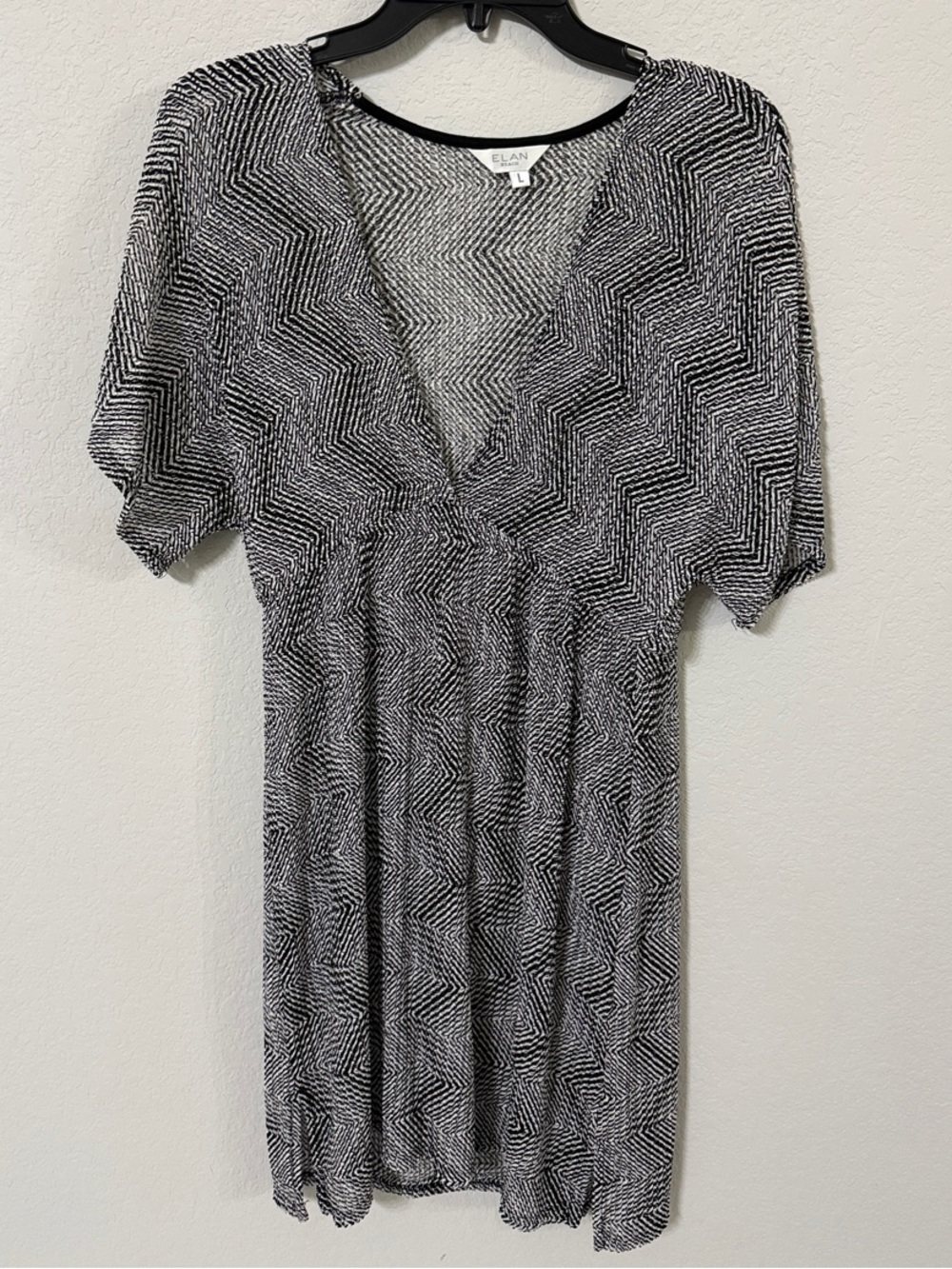 Elan Beach Black and White Zigzag Beachwear Coverup
